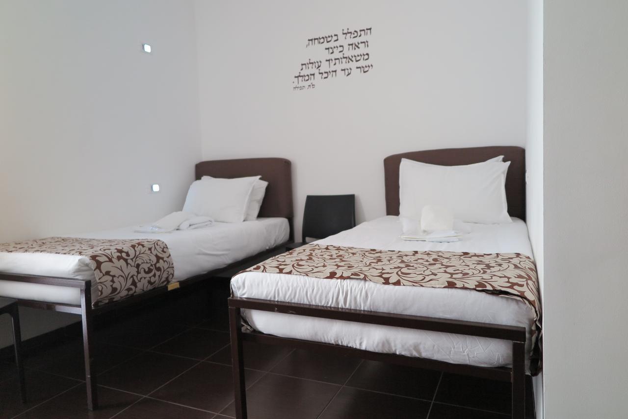 Hotel One Uman Bagian luar foto
