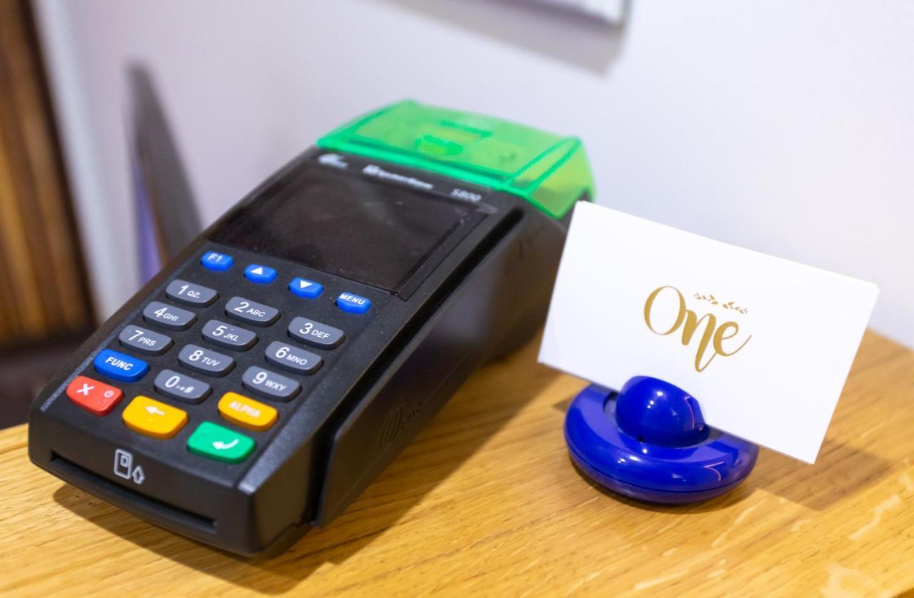 Hotel One Uman Bagian luar foto